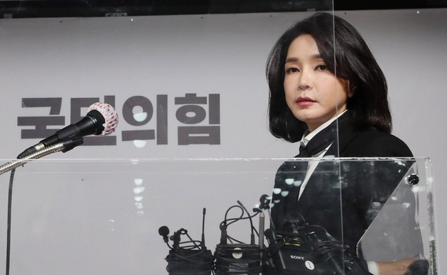 국회사진기자단 = 윤석열 국민의힘 대선 후보의 부인 김건희 코바나컨텐츠 대표.