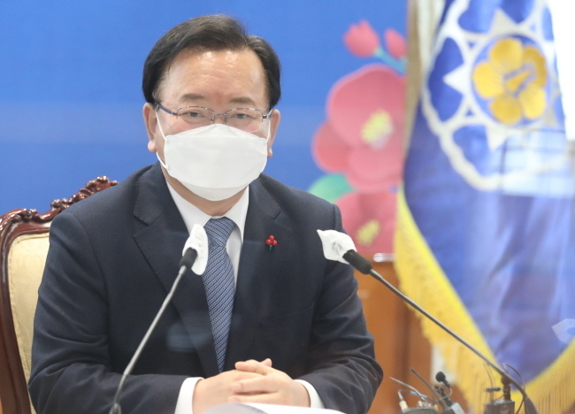 김부겸 국무총리가 21일 서울 종로구 정부서울청사에서 열린 여수·순천 10·19사건 진상규명 및 희생자 명예회복 위원회 제1차 위원회에 참석해 발언하고 있다. 