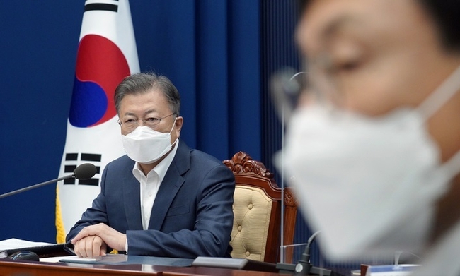 대통령이 3일 오전 청와대 여민관 영상회의실에서 국가안전보장회의(NSC) 확대 관계장관회의를 주재하고 있다. (사진=청와대 제공) 