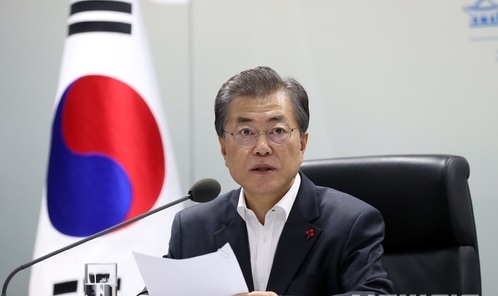 문재인 대통령이 2017년 11월 29일 새벽 북한이 동해상으로 탄도미사일 1발을 발사한 것과 관련해 청와대 국가 위기관리센터 상황실에서 NSC(국가안전보장회의) 전체회의를 주재하고 있다. 2017.11.29. (사진=청와대 제공) 