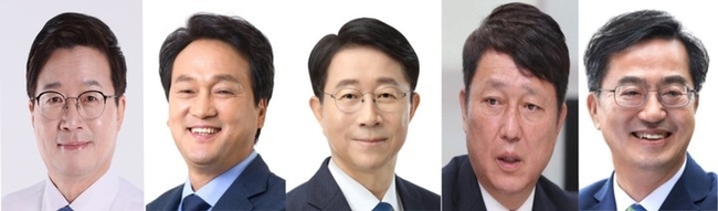 더불어민주당 소속 염태영 전 수원특례시장, 안민석, 조정식, 최재성 의원, 김동연 새로운물결 대표(왼쪽부터)./(사진=뉴시스 제공)