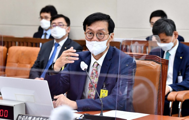 이창용 한국은행 총재 후보자가 19일 서울 여의도 국회에서 열린 인사청문회에서 질의에 답변하고 있다.(사진=뉴시스 제공)