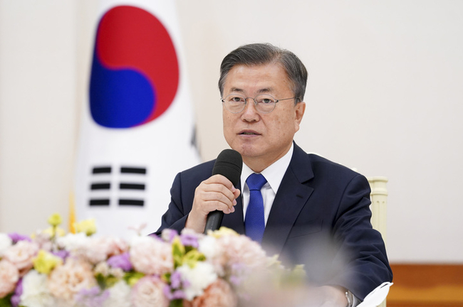 문재인 대통령이 29일 청와대 본관에서 열린 군 주요 직위자 격려 오찬 간담회에서 발언하고 있다. (사진=청와대 제공)