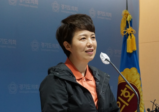 김은혜 국민의힘 경기도지사 후보가 3일 경기도의회 브리핑룸에서 보육공약 발표 기자회견을 열고 있다.(사진=뉴시스 제공)
