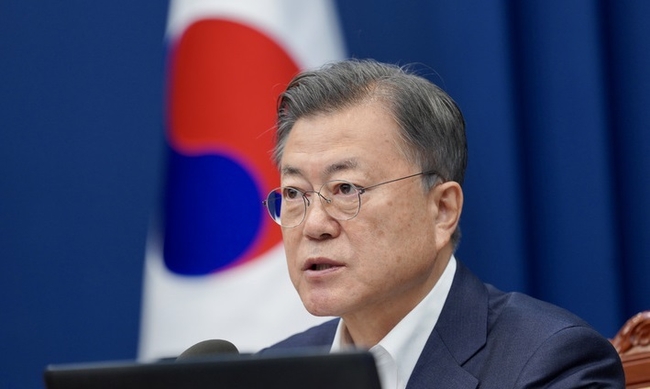 문재인 대통령이 지난달 19일 청와대 여민관에서 열린 영상국무회의에서 발언하고 있다. (사진=청와대 제공