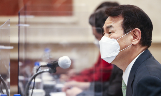 정은보 금융감독원장이 9일 오전 서울 영등포구 켄싱턴호텔에서 열린 금감원장-시중은행장 간담회에서 모두발언을 하고있다.(사진=뉴시스 제공)