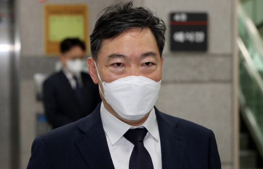  '검수완박'(검찰 수사권 완전 박탈) 중재안에 반발해 두 번째 사직서를 낸 김오수 검찰총장이 지난달 25일 오전 서울 서초구 대검찰청에서 열린 기자간담회에 참석하고 있다.(사진=뉴시스 제공)