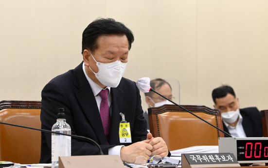 정호영 보건복지부 장관 후보자가 3일 서울 여의도 국회에서 열린 인사청문회에서 생각에 잠겨 있다.(사진=뉴시스 제공)