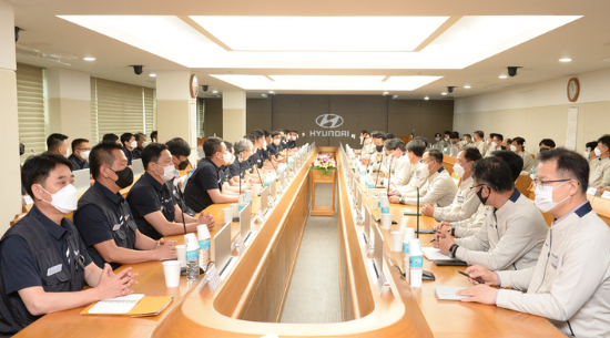 현대자동차 노사가 10일 울산공장 본관 동행룸에서 2022년도 임금협상 상견례를 진행하고 있다.(사진=뉴시스 제공)