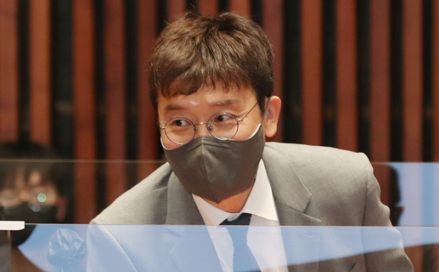 김웅 국민의힘 의원이 지난달 30일 국회에서 본회의를 앞두고 열린 의원총회에 참석하고 있다.(사진=뉴시스 제공)