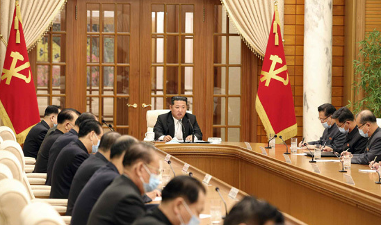12일 북한 조선노동당 기관지 노동신문은 이날 당 중앙위원회 8기 8차 정치국 회의에서 오미크론 발생을 최중대 비상 사건으로 거론하고 최대 비상방역 체계 이행 등을 결정했다고 밝혔다. (사진=노동신문 홈페이지 갈무리)