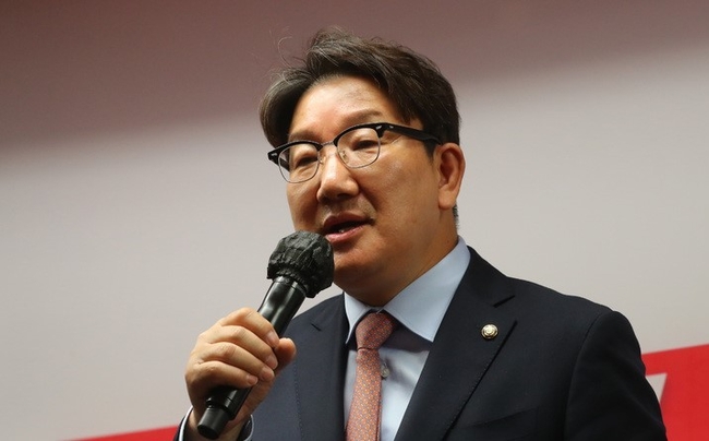 권성동 국민의힘 원내대표가 14일 오전 서울 중구 한국프레스센터에서 열린 오세훈 서울시장 후보 선거사무소 개소식에 참석해 축사를 하고 있다.