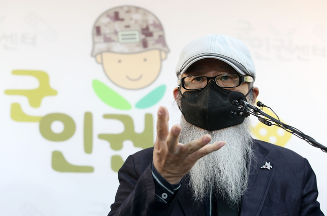 사진=뉴시스 제공(고 이예람 중사 부친)