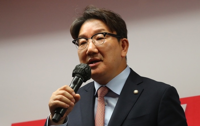 권성동 국민의힘 원내대표가 지난 14일 오전 서울 중구 한국프레스센터에서 열린 오세훈 서울시장 후보 선거사무소 개소식에 참석해 축사를 하고 있다. (사진=뉴시스 제공)