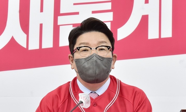 권성동 공동선대위원장(원내대표)이 13일 서울 여의도 국회 본관 228호에서 열린 국민의힘 제8회 전국동시지방선거 중앙선거대책위원회 회의에 참석, 발언하고 있다. (공동취재사진)