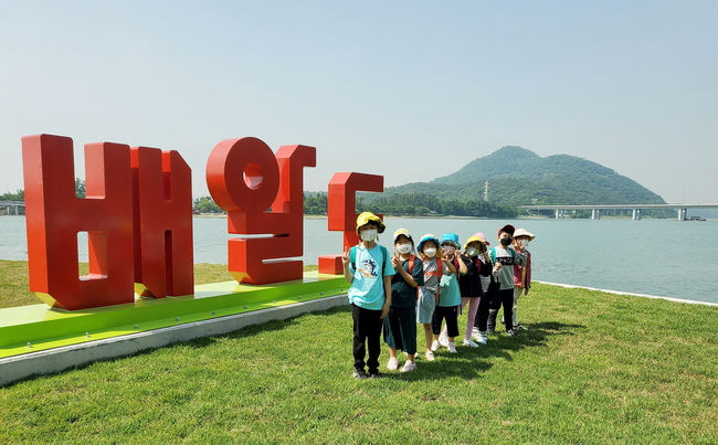 전남 광양시 배알도(우측, 사진=광양시 제공)