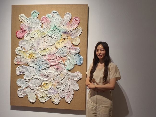 ‘Permeation-Spring' (2022)에 대해 설명하는 장마리아. <사진=이화순>