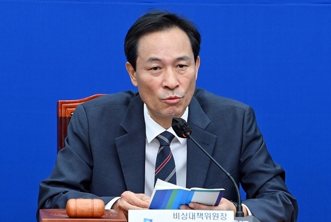 우상호 더불어민주당 비상대책위원장이 17일 오전 서울 여의도 국회에서 열린 비상대책위원회의에서 발언을 하고 있다. (공동취재사진)