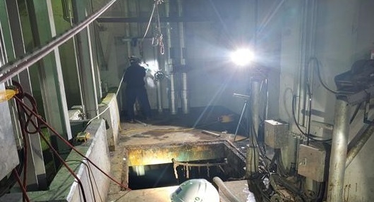 지난 11일 슬러지 저류소 배관 용접작업 중 폭발 사고로 노동자 사망 사고가 발생한 현장 모습. (사진=고용노동부 제공) 