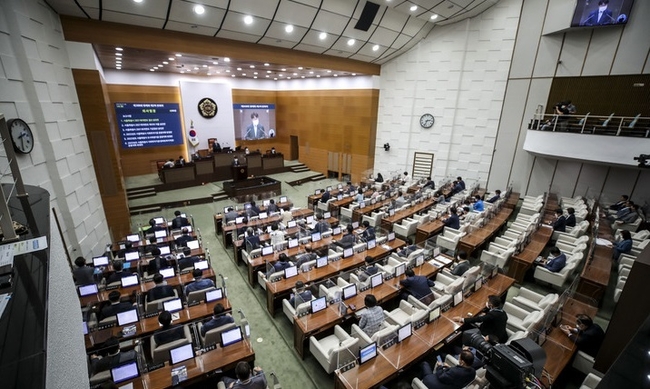 지난 21일 오후 서울 중구 서울시의회에서 제308회 정례회 2차 본회의가 열리고 있다. (사진=뉴시스 제공)