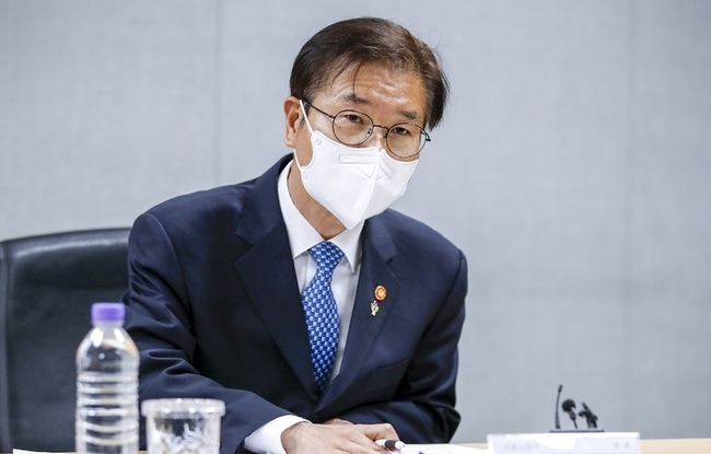 이정식 고용노동부 장관(사진=뉴시스 제공)