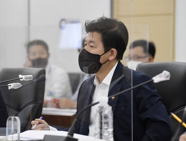 최상대 기획재정부 차관이 29일 오전 정부세종청사에서 열린 제3차 조달정책심의위원회를 주재하고 있다. (사진=기획재정부 제공) 