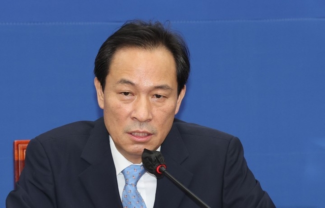 우상호 더불어민주당 비대위원장이 1일 국회에서 열린 확대간부회의에서 발언을 하고 있다. (공동취재사진)