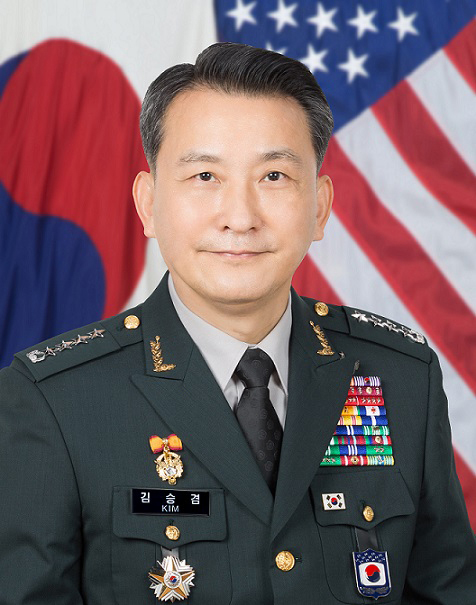 정부는 25일 합동참모의장, 각 군 참모총장, 한미연합사령부 부사령관 등 7명 인사를 단행했다. 사진은 합동참모의장에 내정된 김승겸 한미연합사 부사령관. (사진=국방부 제공)