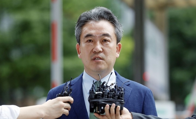 윤희근 경찰청장 후보자가 지난 5일 서울 서대문구 국가경찰위원회에서 열린 차기 경찰청장 임명제청동의안 심의위원회에 출석하며 소감을 말하고 있다.