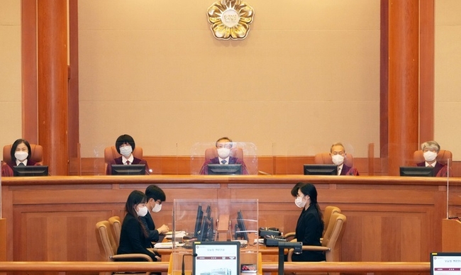  14일 서울 종로구 헌법재판소 대심판정에서 사형 부분에 대한 헌법소원 사건 공개변론이 열리고 있다. (사진=뉴시스 제공)