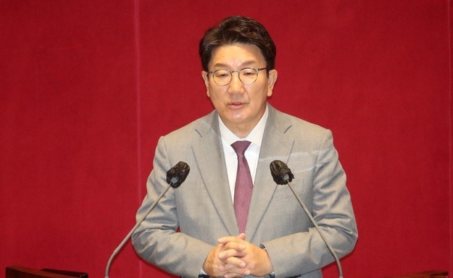 국회 운영위원장에 선출된 권성동 의원이 22일 서울 여의도 국회에서 열린 본회의에서 당선인사를 하고 있다. (사진=뉴시스)