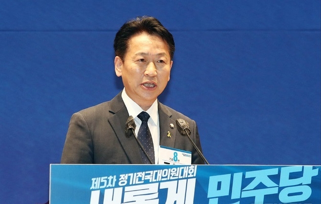 지난 7월28일 오후 서울 여의도 국회 의원회관에서 열린 더불어민주당 당대표 및 최고위원 선출을 위한 예비경선대회에서 고영인 최고위원 예비후보가 정견 발표를 하고 있다. (사진=뉴시스 제공)
