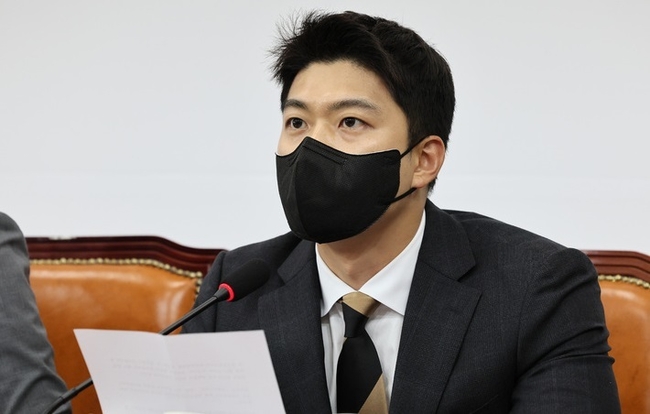 김용태 국민의힘 청년최고위원이 지난달 29일 국회에서 열린 최고위원회의에 참석해 발언을 하고 있다.(사진=뉴시스 제공)