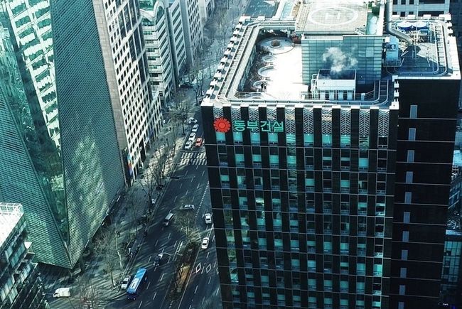 동부건설 사옥 코레이트타워 전경.(사진 제공=동부건설)