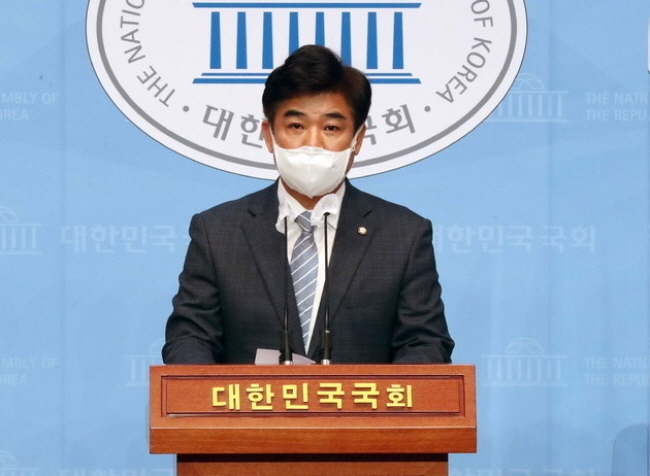 국회 국토교통위원회 김병욱 의원(더불어민주당, 성남 분당을)은 25일 재건축 안전진단 기준을 광역자치단체장이 정하는 ‘도시 및 주거환경정비법(도시정비법)’을 대표발의했다고 밝혔다.