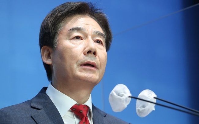  이용호 국민의힘 의원이 15일 서울 여의도 국회 소통관에서 원내대표 출마 기자회견을 하고 있다. (공동취재사진) 