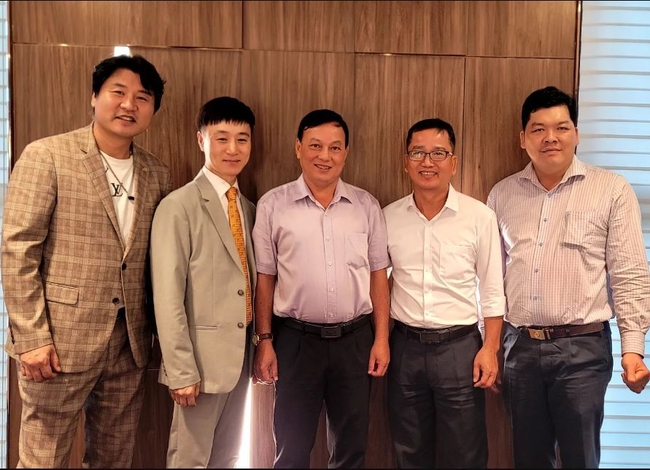 한국의 글로벌 유통업체 마켓브릿지와 한국베트남 경제협력위원회(KVECC)가 15일 베트남 안장성에 한국대형 쇼핑 및 유통센터를 설립키로 합의했다.(사진제공=한국다문화재단)