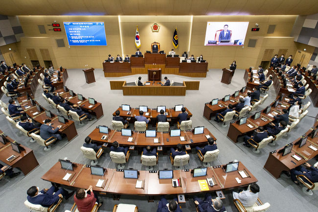 경상북도의회(의장 배한철)는 10월 1일 부터 한 달 동안 도민과의 소통과 참여를 통한 내실 있는 행정사무감사를 위해 ‘도민제보 접수’ 창구를 운영할 계획이다.(사진=경북도의회 제공)