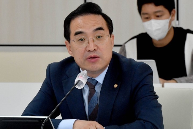 박홍근 더불어민주당 원내대표가 30일 오후 광주 서구 치평동 광주시청 중회의실에서 열린 민주당-광주시 예산정책협의회에 참석, 발언하고 있다. (사진=뉴시스)