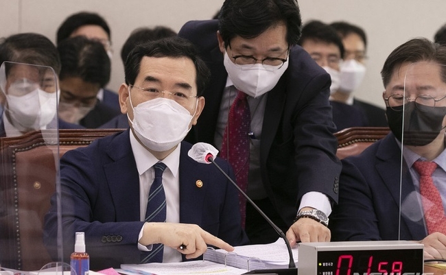 이창양 산업통상자원부 장관이 4일 오전 서울 여의도 국회에서 열린 산업통상자원중소벤처기업위원회 국정감사에 출석해 의원 질의에 답하고 있다. (사진=뉴시스 제공)