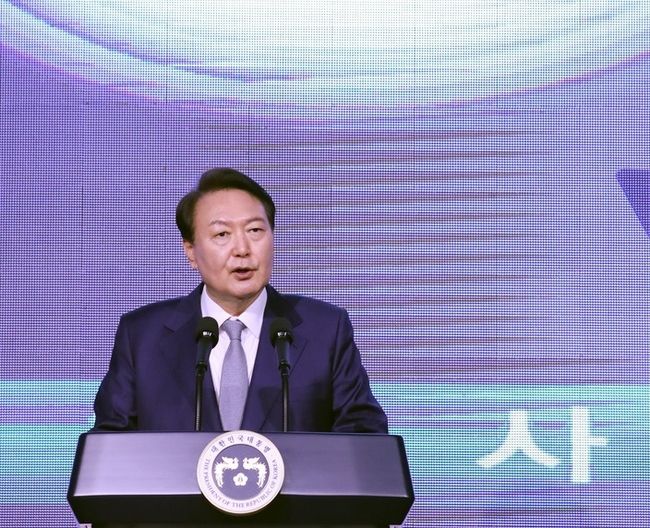 윤석열 대통령이 6일 서울 용산구 그랜드 하얏트 서울에서 열린 재향군인회 창설 제70주년 기념식에서 축사하고 있다. (사진=뉴시스 제공)