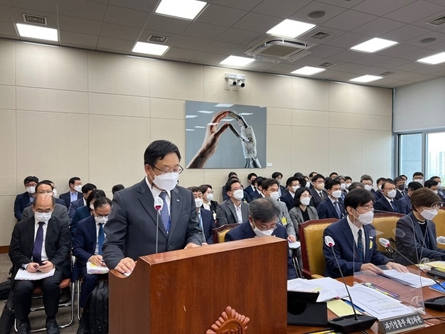 허성욱 정보통신진흥원(NIPA) 원장이 국회 과학기술정보방송통신위원회 국정감사에 참석했다.(사진=뉴시스 제공)