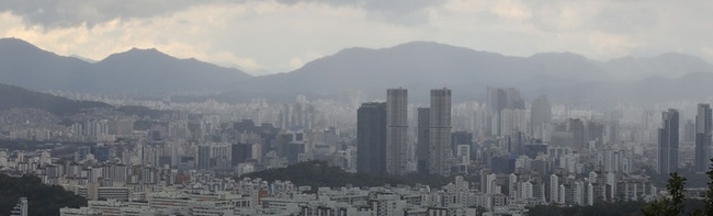 서울 중구 남산에서 바라본 서울 시내 아파트들. (사진=뉴시스 제공)