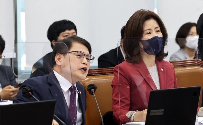 이종성 국민의힘 의원이 지난 12일 오전 서울 여의도 국회에서 열린 보건복지위원회의 한국보건산업진흥원, 한국건강증진개발원, 대한적십자사, 국립중앙의료원, 한국의료분쟁조정중재원, 한국한의학진흥원, 의료기관평가인증원, 한국공공조직은행, 한국보건의료정보원, 대한결핵협회에 대한 국정감사에서 의사진행발언 하고 있다.(사진=뉴시스 제공)