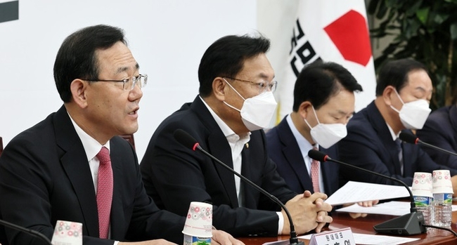  주호영 국민의힘 원내대표가 17일 국회에서 열린 비상대책위원회의에 참석, 발언을 하고 있다.(사진=뉴시스 제공)