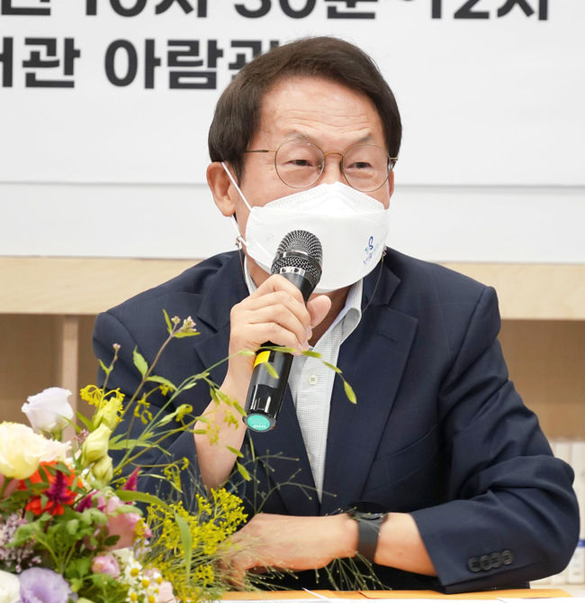 조희연 서울시 교육감이 지난달 20일 서울시 관악구 구암고등학교에서 열린 '유기홍 국회 교육위원장-조희연 서울시교육감과 함께하는 학부모 간담회'에 참석해 교육 현안에 대해 발언하고 있다. (사진=서울시교육청 제공)