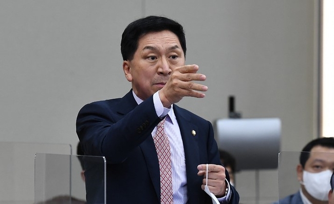 국회사진기자단 = 김기현 국민의힘 의원이 6일 서울 용산구 합참 청사에서 열린 국방위원회의 합동참모본부 등에 대한 국정감사에서 발언하고 있다.