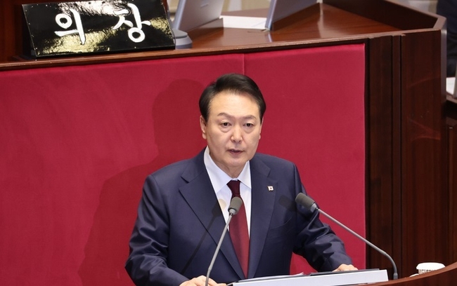 윤석열 대통령이 25일 서울 여의도 국회 본회의장에서 2023년도 예산안 및 기금운용계획안 시정연설을 하고 있다.(사진=뉴시스 제공)