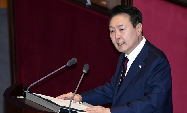 윤석열 대통령이 25일 서울 여의도 국회 본회의장에서 2023년도 예산안 및 기금운용계획안에 대한 시정연설을 하고 있다.(사진=뉴시스 제공)