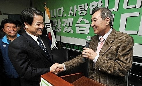정동영 전 통일부장관(좌)과 박실 전 의원. (사진=뉴시스)